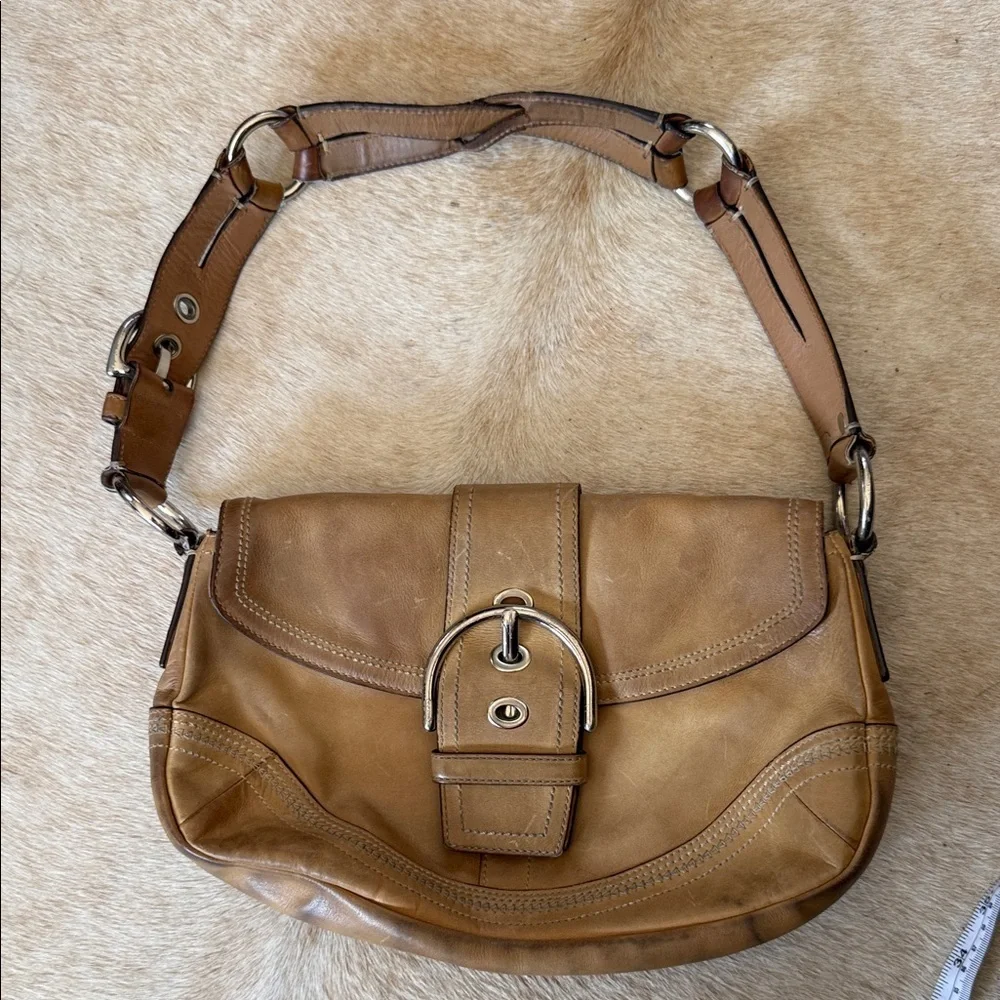 Coach 10578 Vintage British Tan Soho Leather w/Buckle Shoulder Bag